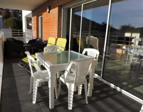 appartement avec balcon terrasse plein sud proche lac et centre ville wifi